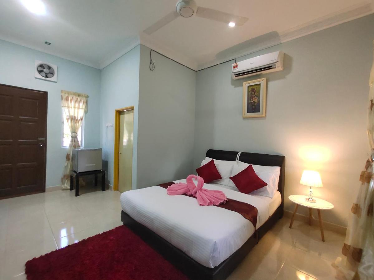 Ku'S Roomstay Pantai Cenang  Exterior photo