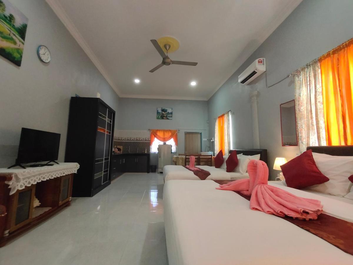 Ku'S Roomstay Pantai Cenang  Exterior photo